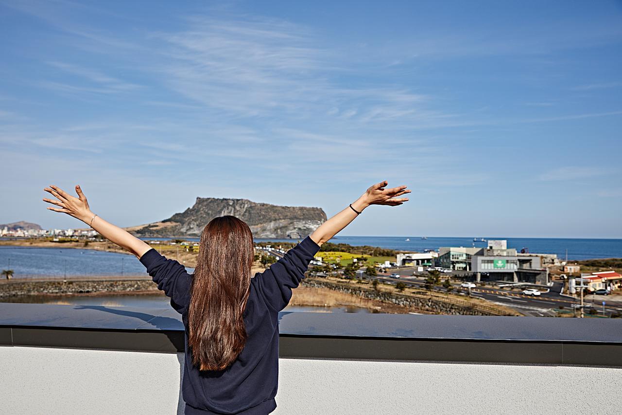 Отель Playce Camp Jeju Ojo-ri Экстерьер фото