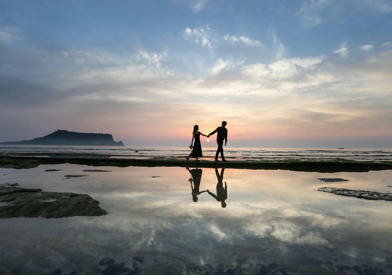 Отель Playce Camp Jeju Ojo-ri Экстерьер фото